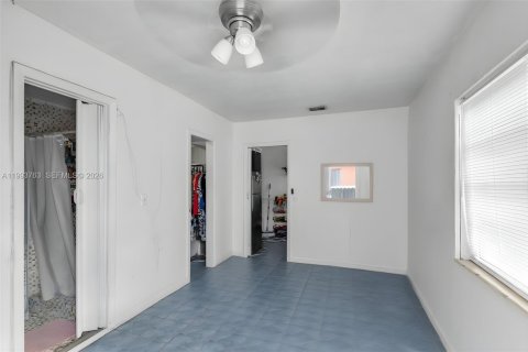 Casa en venta en Hialeah, Florida, 3 dormitorios, 119.57 m2 № 2066135 - foto 25