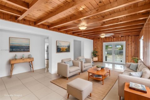 Casa en venta en Hialeah, Florida, 3 dormitorios, 119.57 m2 № 2066135 - foto 10