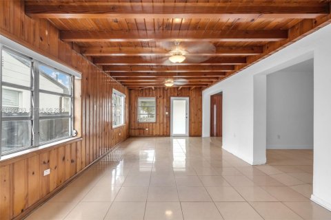 Casa en venta en Hialeah, Florida, 3 dormitorios, 119.57 m2 № 2066135 - foto 12