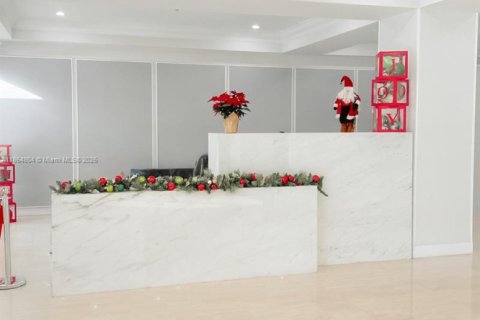 Condo in North Bay Village, Florida, 2 bedrooms  № 1893080 - photo 18