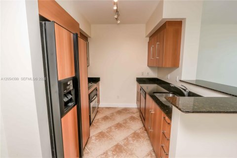 Снять в аренду кондоминиум в Майами, Флорида 1 спальня, 78.6м2, № 2152423 - фото 9