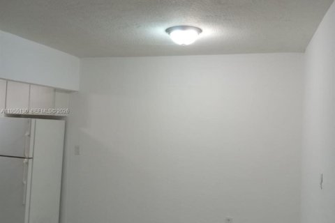 Copropriété à vendre à Hialeah, Floride: 1 chambre, 54.16 m2 № 2010965 - photo 9