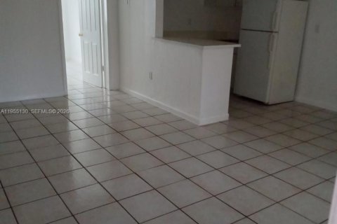 Copropriété à vendre à Hialeah, Floride: 1 chambre, 54.16 m2 № 2010965 - photo 6