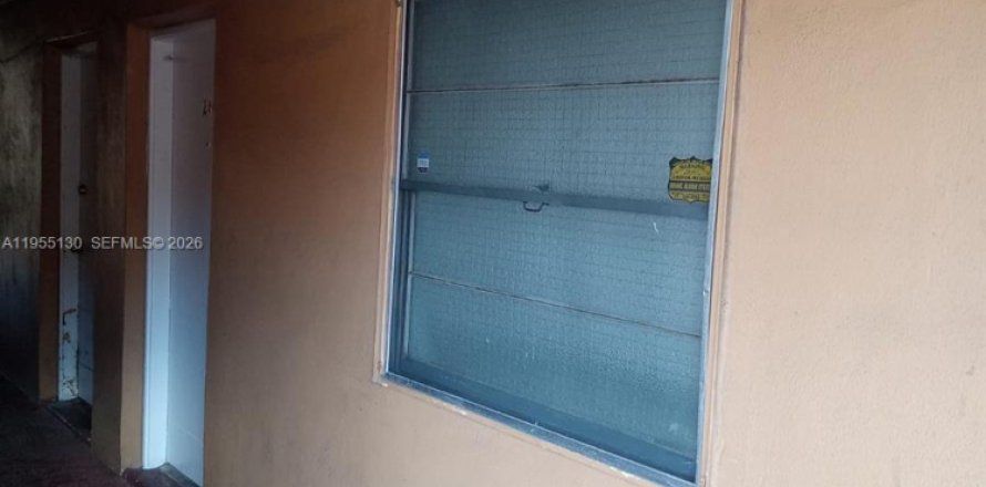 Condo à Hialeah, Floride, 1 chambre  № 2010965