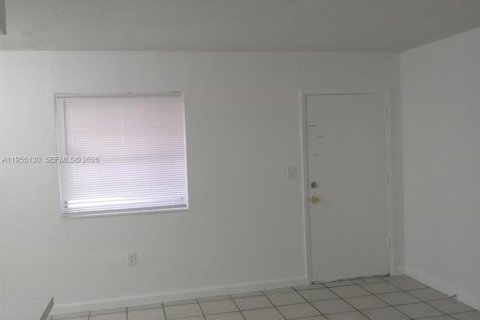 Copropriété à vendre à Hialeah, Floride: 1 chambre, 54.16 m2 № 2010965 - photo 5