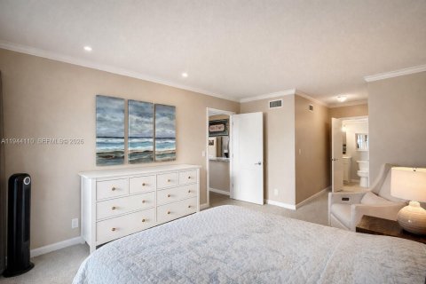 Condo in Lauderdale-by-the-Sea, Florida, 2 bedrooms  № 2004269 - photo 22