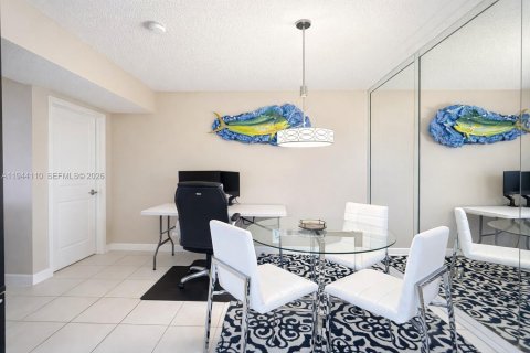 Condo in Lauderdale-by-the-Sea, Florida, 2 bedrooms  № 2004269 - photo 6