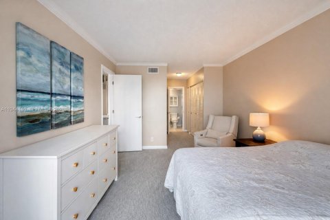 Condo in Lauderdale-by-the-Sea, Florida, 2 bedrooms  № 2004269 - photo 21