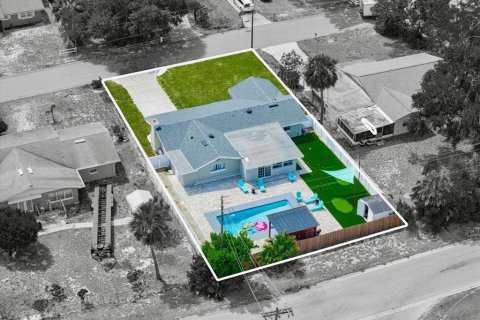 House in Winter Haven, Florida 3 bedrooms, 186.36 sq.m. № 1917712 - photo 4