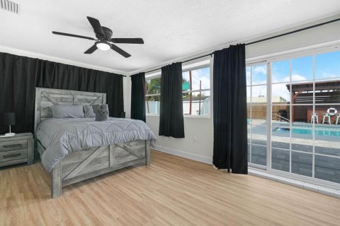 House in Winter Haven, Florida 3 bedrooms, 186.36 sq.m. № 1917712 - photo 13