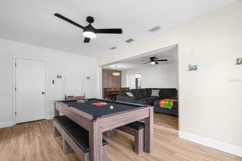 House in Winter Haven, Florida 3 bedrooms, 186.36 sq.m. № 1917712 - photo 9