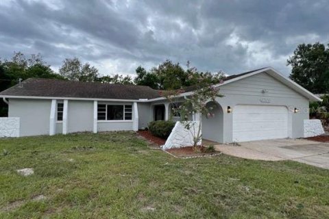 House in Spring Hill, Florida 2 bedrooms, 146.32 sq.m. № 2102980 - photo 2