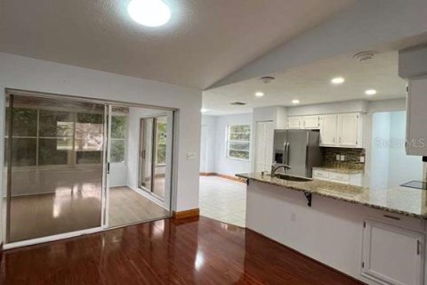 House in Spring Hill, Florida 2 bedrooms, 146.32 sq.m. № 2102980 - photo 6