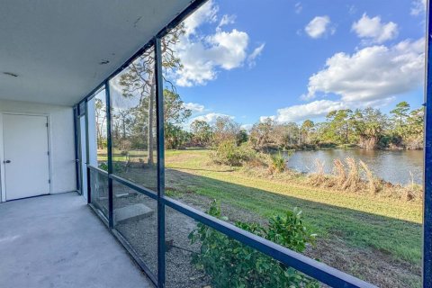 Condo in Englewood, Florida, 2 bedrooms  № 2108386 - photo 26