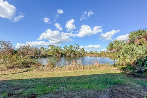 Condo in Englewood, Florida, 2 bedrooms  № 2108386 - photo 22