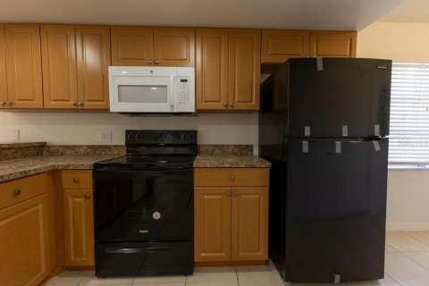 Condo in Englewood, Florida, 2 bedrooms  № 2108386 - photo 5