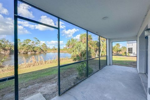 Condo in Englewood, Florida, 2 bedrooms  № 2108386 - photo 24