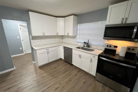 Casa en alquiler en Tampa, Florida, 2 dormitorios, 98.85 m2 № 1832129 - foto 6