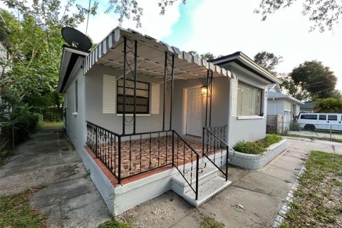 Casa en alquiler en Tampa, Florida, 2 dormitorios, 98.85 m2 № 1832129 - foto 1