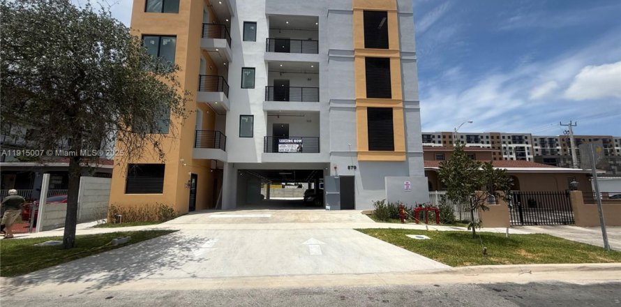 Квартира в Хайалиа, Флорида 2 спальни, 80.36м2 № 1971231