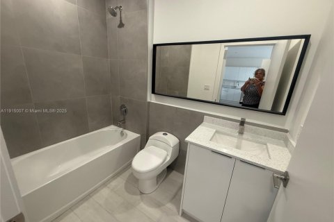 Снять в аренду квартиру в Хайалиа, Флорида 2 спальни, 80.36м2, № 1971231 - фото 6