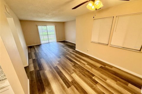 Copropriété à louer à Gainesville, Floride: 2 chambres, 93.18 m2 № 2416792 - photo 6