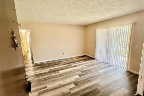 Copropriété à louer à Gainesville, Floride: 2 chambres, 93.18 m2 № 2416792 - photo 4