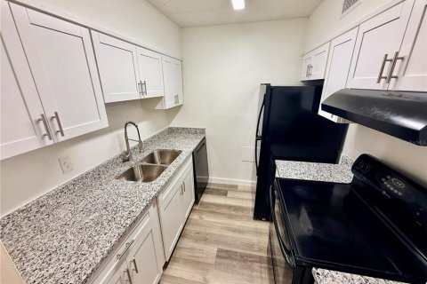 Copropriété à louer à Gainesville, Floride: 2 chambres, 93.18 m2 № 2416792 - photo 8