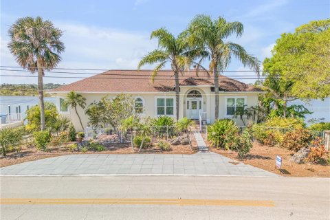 House in Ormond Beach, Florida 3 bedrooms, 163.32 sq.m. № 1658966 - photo 3