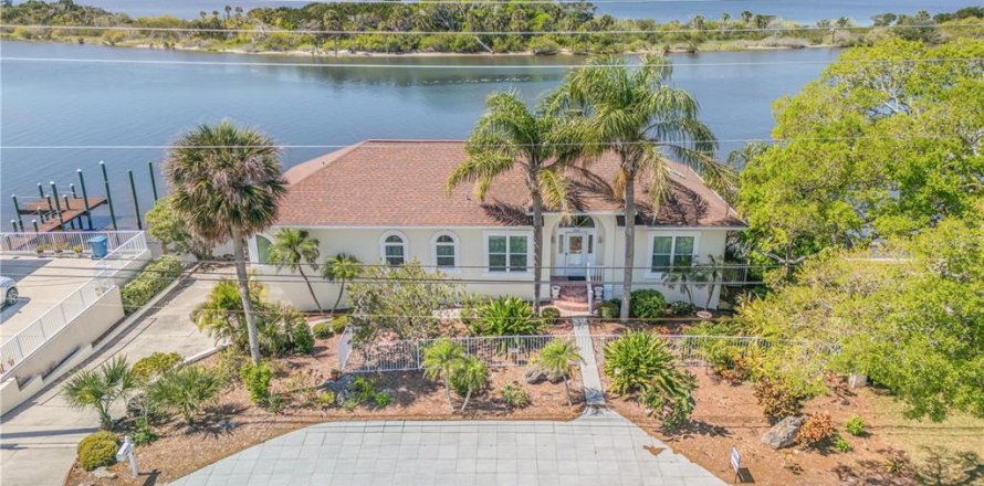 House in Ormond Beach, Florida 3 bedrooms, 163.32 sq.m. № 1658966