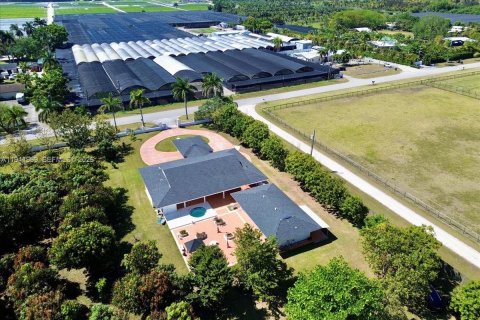 House in Homestead, Florida 3 bedrooms, 207.92 sq.m. № 1999906 - photo 19