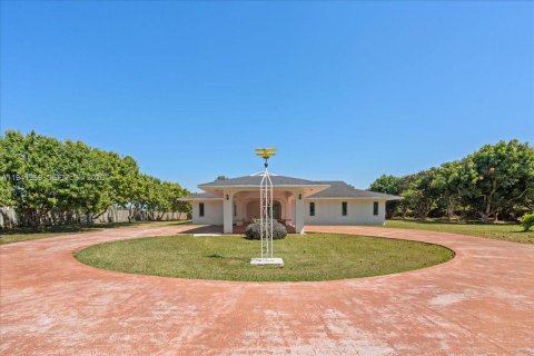 House in Homestead, Florida 3 bedrooms, 207.92 sq.m. № 1999906 - photo 26