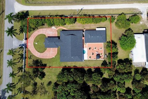 House in Homestead, Florida 3 bedrooms, 207.92 sq.m. № 1999906 - photo 25