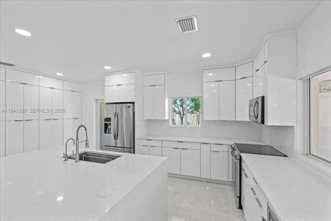 House in Homestead, Florida 3 bedrooms, 207.92 sq.m. № 1999906 - photo 21