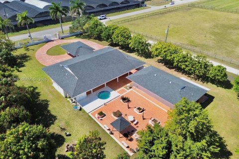 House in Homestead, Florida 3 bedrooms, 207.92 sq.m. № 1999906 - photo 24