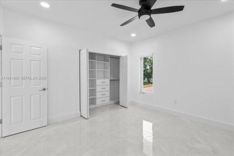 House in Homestead, Florida 3 bedrooms, 207.92 sq.m. № 1999906 - photo 3