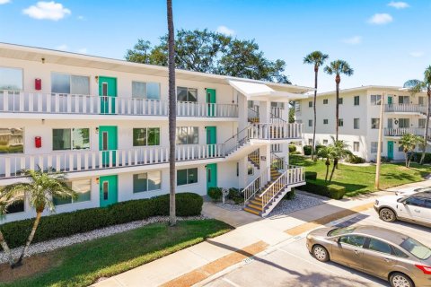 Condominio en venta en Seminole, Florida, 1 dormitorio, 59.27 m2 № 2205750 - foto 5