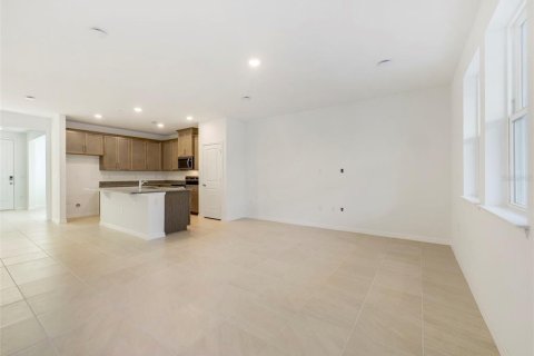 Townhouse in Oviedo, Florida 3 bedrooms, 170.57 sq.m. № 2103316 - photo 14