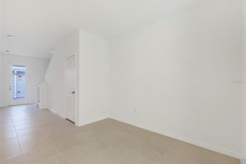 Townhouse in Oviedo, Florida 3 bedrooms, 170.57 sq.m. № 2103316 - photo 7