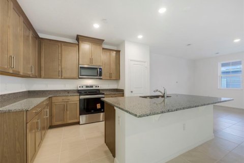 Townhouse in Oviedo, Florida 3 bedrooms, 170.57 sq.m. № 2103316 - photo 8