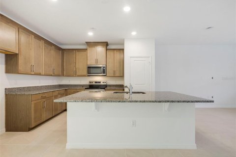Townhouse in Oviedo, Florida 3 bedrooms, 170.57 sq.m. № 2103316 - photo 9