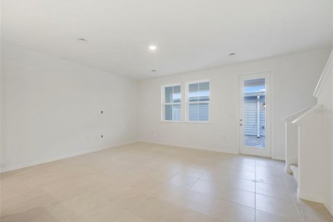 Townhouse in Oviedo, Florida 3 bedrooms, 170.57 sq.m. № 2103316 - photo 11