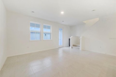 Townhouse in Oviedo, Florida 3 bedrooms, 170.57 sq.m. № 2103316 - photo 12