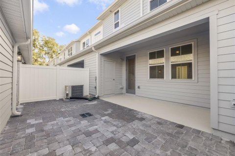 Townhouse in Oviedo, Florida 3 bedrooms, 170.57 sq.m. № 2103316 - photo 23