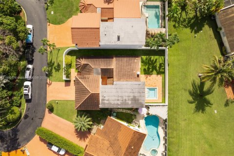 House in Miami, Florida 4 bedrooms, 231.88 sq.m. № 1890255 - photo 29