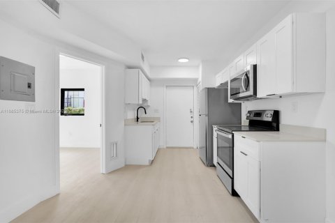 Appartement à louer à Miami, Floride: 2 chambres, 255.67 m2 № 1931517 - photo 11