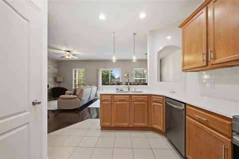 Condo in Winter Garden, Florida, 2 bedrooms  № 2418909 - photo 11