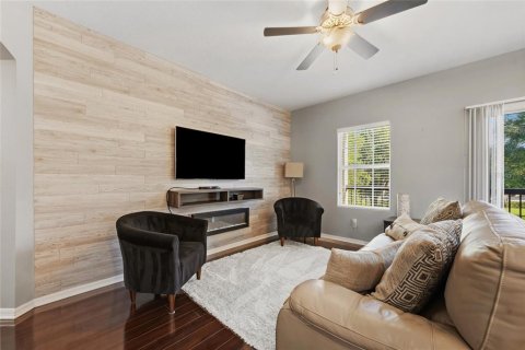 Condo in Winter Garden, Florida, 2 bedrooms  № 2418909 - photo 8