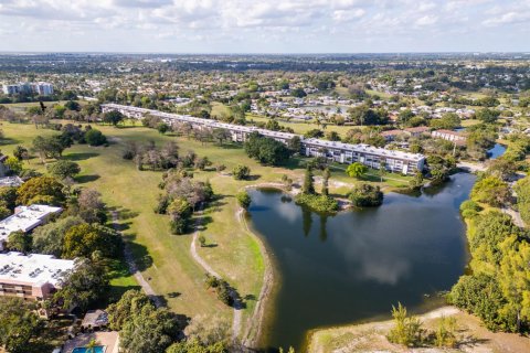 Condo in Lauderhill, Florida, 2 bedrooms  № 2183038 - photo 20