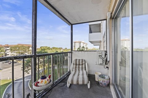 Condo in Lauderhill, Florida, 2 bedrooms  № 2183038 - photo 19